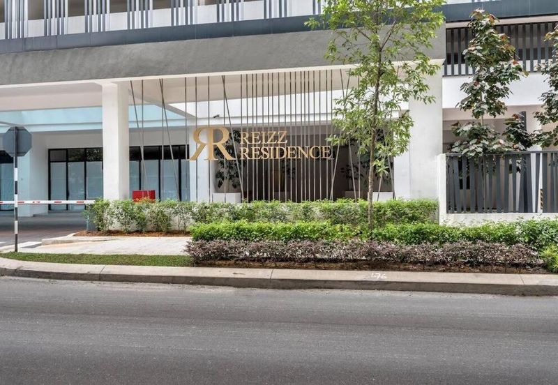 Reizz Residence