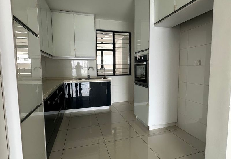 Papillon Desahill Condominium