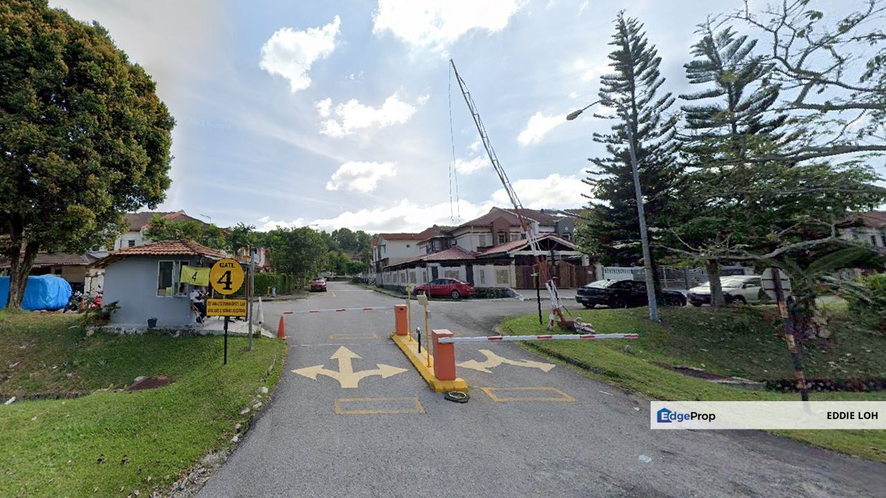 2 Sty Semi - D @ Bandar Tun Hussein Onn Below market 40 %, Selangor, Cheras