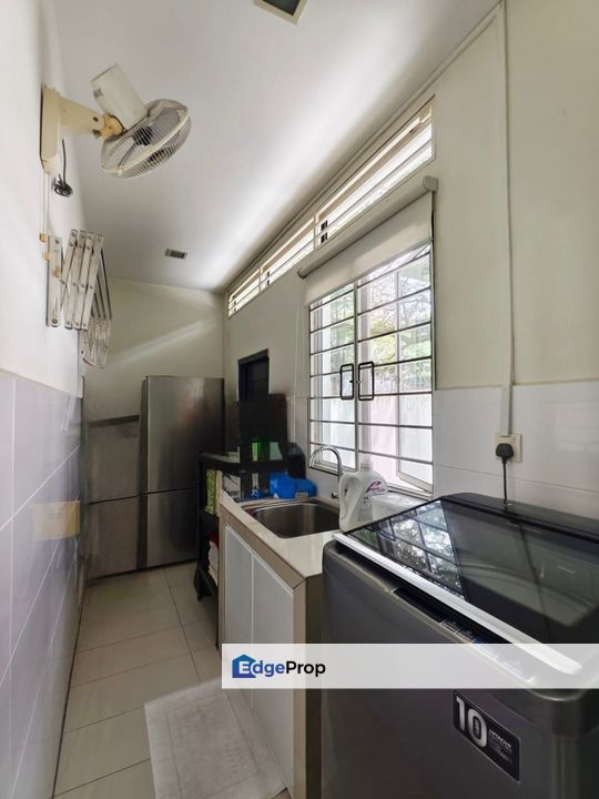 Laman Bayu at seksyen 11 Kota Damansara, 3 storey Superlink terrace house renovated well kept unit, Selangor, Kota Damansara