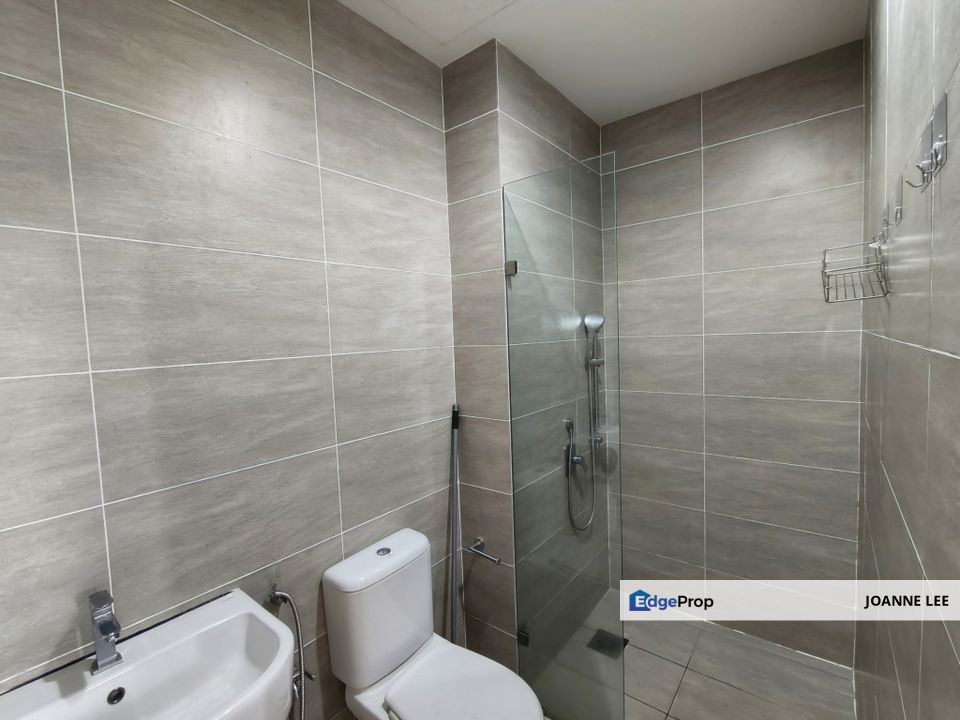 Partly furnished Blk 5 Premium Block with 3 car park lot, Selangor, Ara Damansara