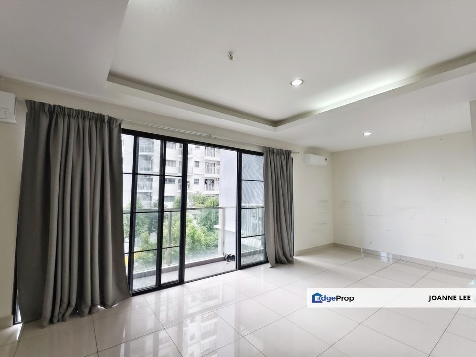 Partly furnished Blk 5 Premium Block with 3 car park lot, Selangor, Ara Damansara