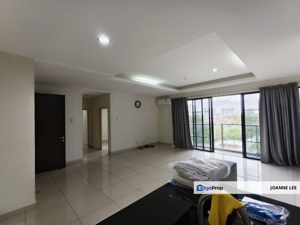 Partly furnished Blk 5 Premium Block with 3 car park lot, Selangor, Ara Damansara