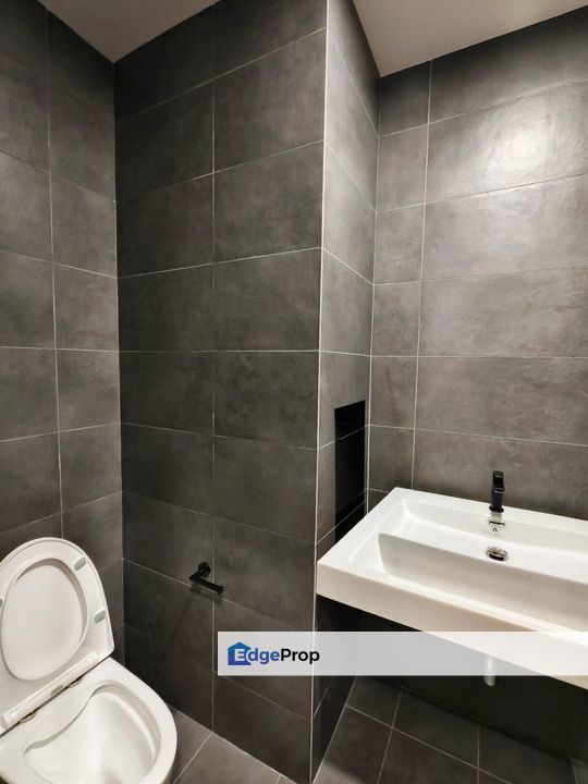 partly furnished with 1 car park, Selangor, Damansara Jaya