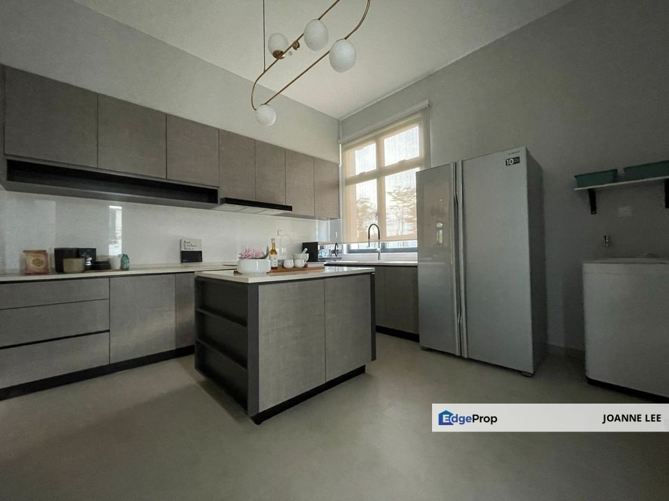 Fully furnished big land bungalow, Selangor, Sungai Buloh