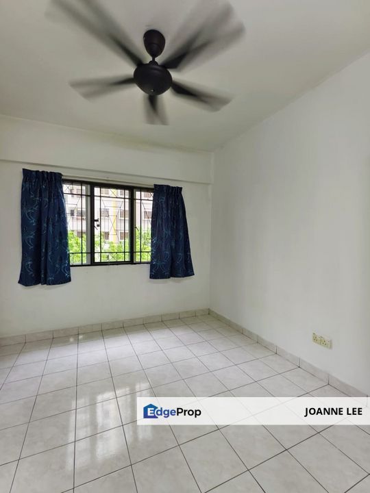 Pelangi Apartment , Low Floor Unit at Blk F, Selangor, Petaling Jaya
