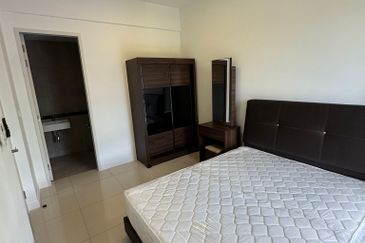 Lakefront Condominium | Emerald Hills @ Alam Damai