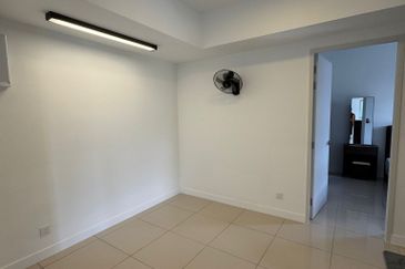 Lakefront Condominium | Emerald Hills @ Alam Damai