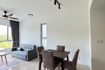 Lakefront Condominium | Emerald Hills @ Alam Damai