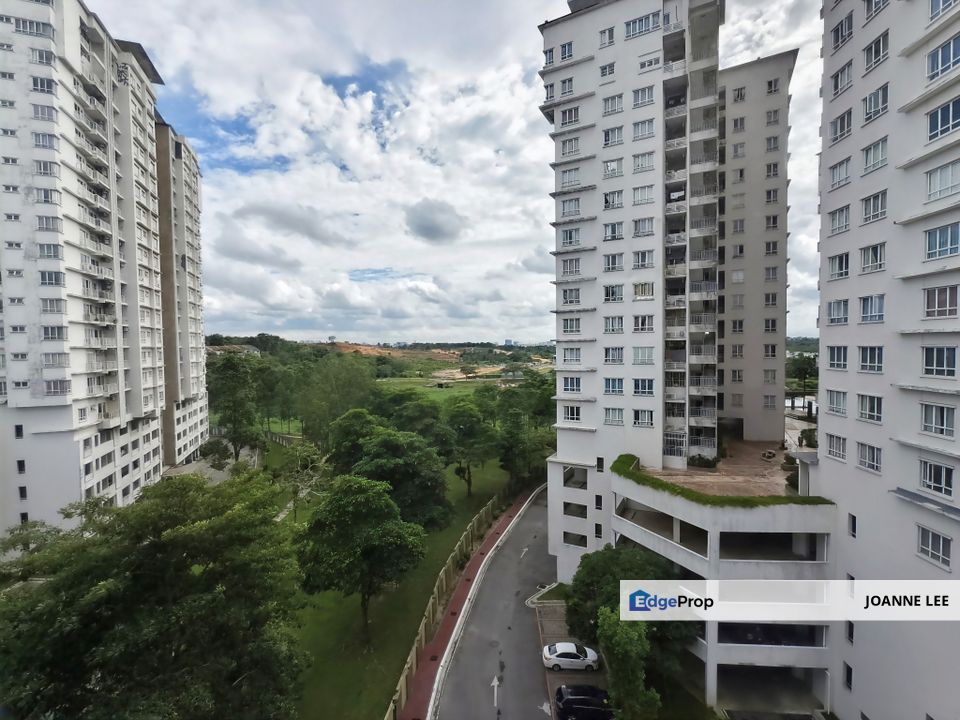 Nice view facing outside and well kept unit, Selangor, Kota Damansara