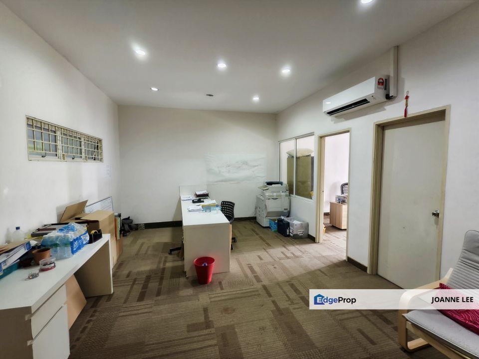 Nice view facing outside and well kept unit, Selangor, Kota Damansara