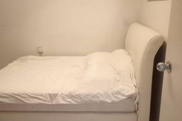 Kondo Ruby (Golden Showers)