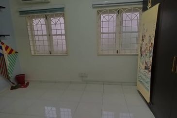 Kondo Ruby (Golden Showers)