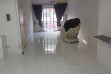 Kondo Ruby (Golden Showers)