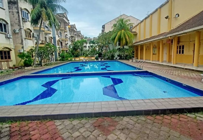 Kondo Ruby (Golden Showers)