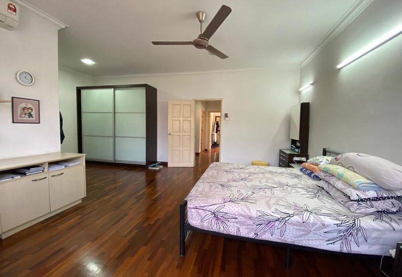 2 Adjoining Units for Sale in Bdr Puteri, Puchong.