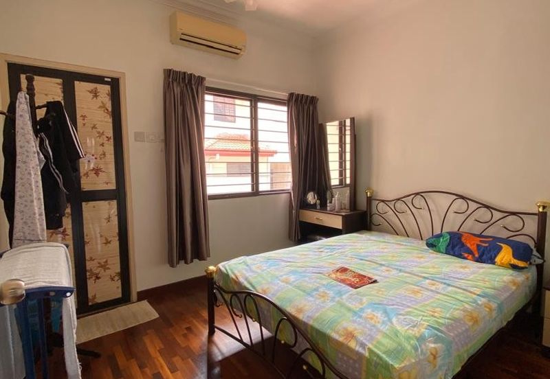 2 Adjoining Units for Sale in Bdr Puteri, Puchong.