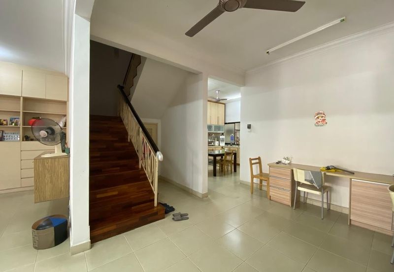 2 Adjoining Units for Sale in Bdr Puteri, Puchong.