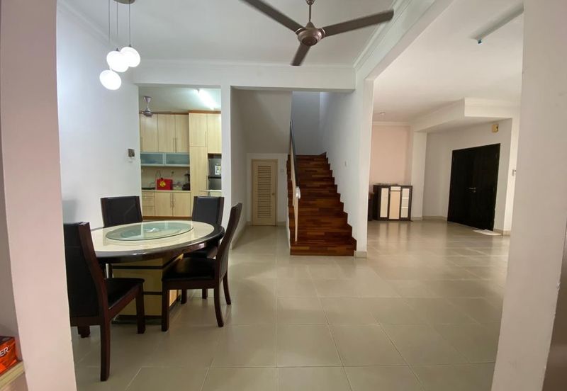 2 Adjoining Units for Sale in Bdr Puteri, Puchong.