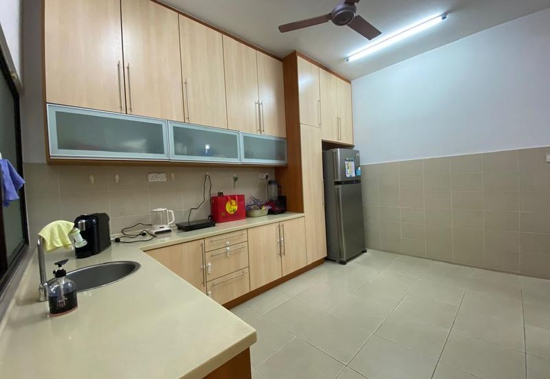 2 Adjoining Units for Sale in Bdr Puteri, Puchong.