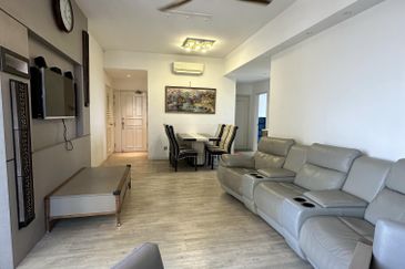 CONDOMINIUM OCEAN PALMS(PERMATA IDAMAN)