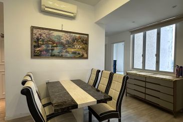 CONDOMINIUM OCEAN PALMS(PERMATA IDAMAN)