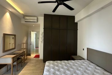 CONDOMINIUM OCEAN PALMS(PERMATA IDAMAN)