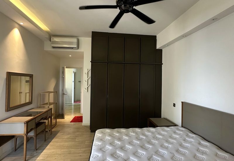 CONDOMINIUM OCEAN PALMS(PERMATA IDAMAN)