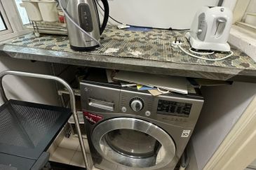 CONDOMINIUM OCEAN PALMS(PERMATA IDAMAN)