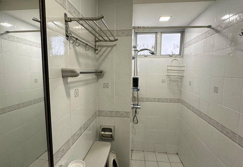 CONDOMINIUM OCEAN PALMS(PERMATA IDAMAN)