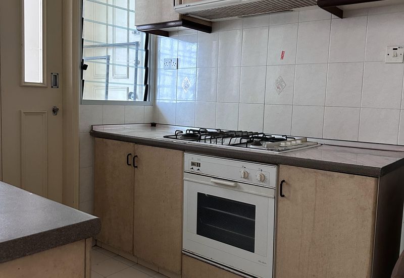 CONDOMINIUM OCEAN PALMS(PERMATA IDAMAN)