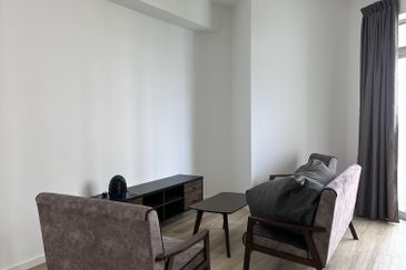 CONDOMINIUM OCEAN PALMS(PERMATA IDAMAN)