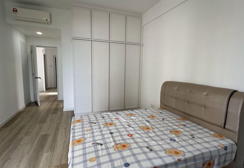 CONDOMINIUM OCEAN PALMS(PERMATA IDAMAN)