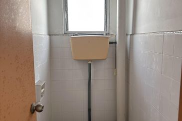 Plaza Mahkota Shop Office Second Floor 