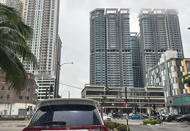 PANGSAPURI ATLANTIS KOTA SYAHBANDAR