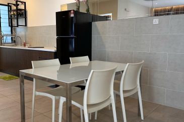 PANGSAPURI ATLANTIS KOTA SYAHBANDAR