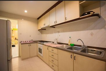 CONDOMINIUM OCEAN PALMS(PERMATA IDAMAN)