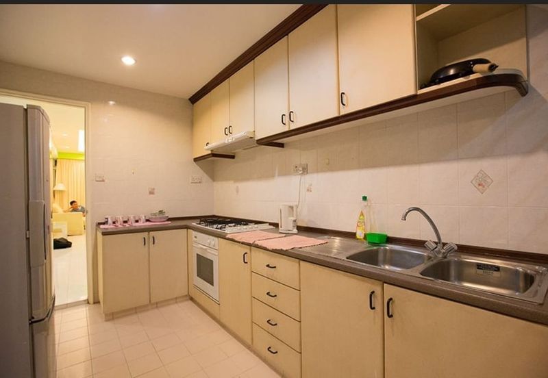 CONDOMINIUM OCEAN PALMS(PERMATA IDAMAN)