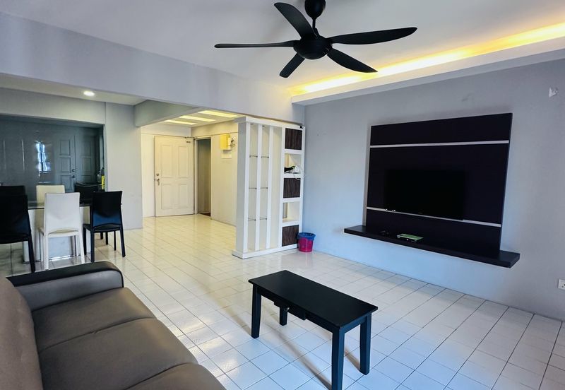 Garden City Straits Condominium