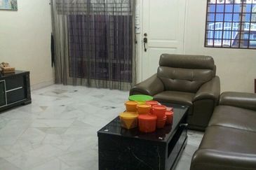 Jalan Putra Bahagia 8/2G 