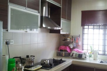 Jalan Putra Bahagia 8/2G 