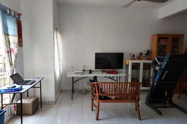 Jalan Aman Putra 1/3