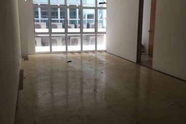 3 Storey Shop BSP 5 Bandar Saujana Putra