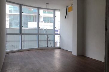 3 Storey Shop BSP 5 Bandar Saujana Putra