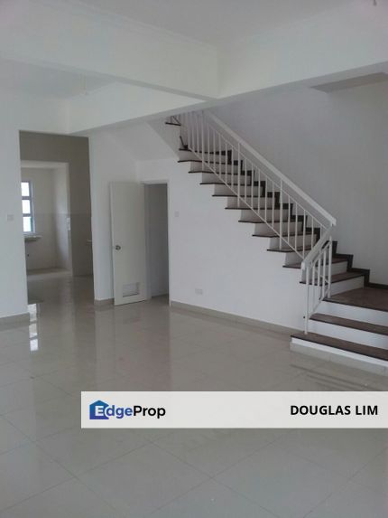 2 storey terraced house kemuning indah kota kemuning shah alam, Selangor, Shah Alam