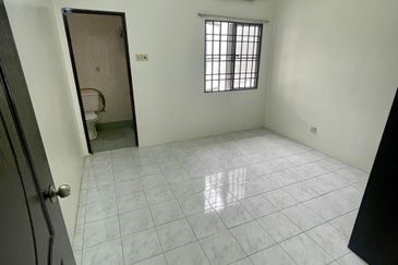 2 storey terraced house Kota Kemuning 