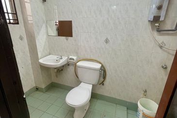 2 storey terraced house Kota Kemuning 