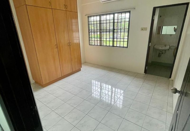 2storey Terraced house kota kemuning Shah alam