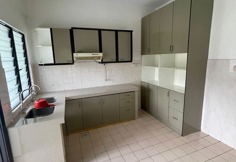 2storey Terraced house kota kemuning Shah alam