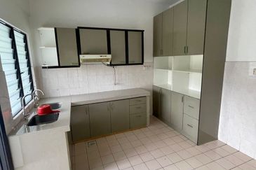 2storey Terraced house kota kemuning Shah alam